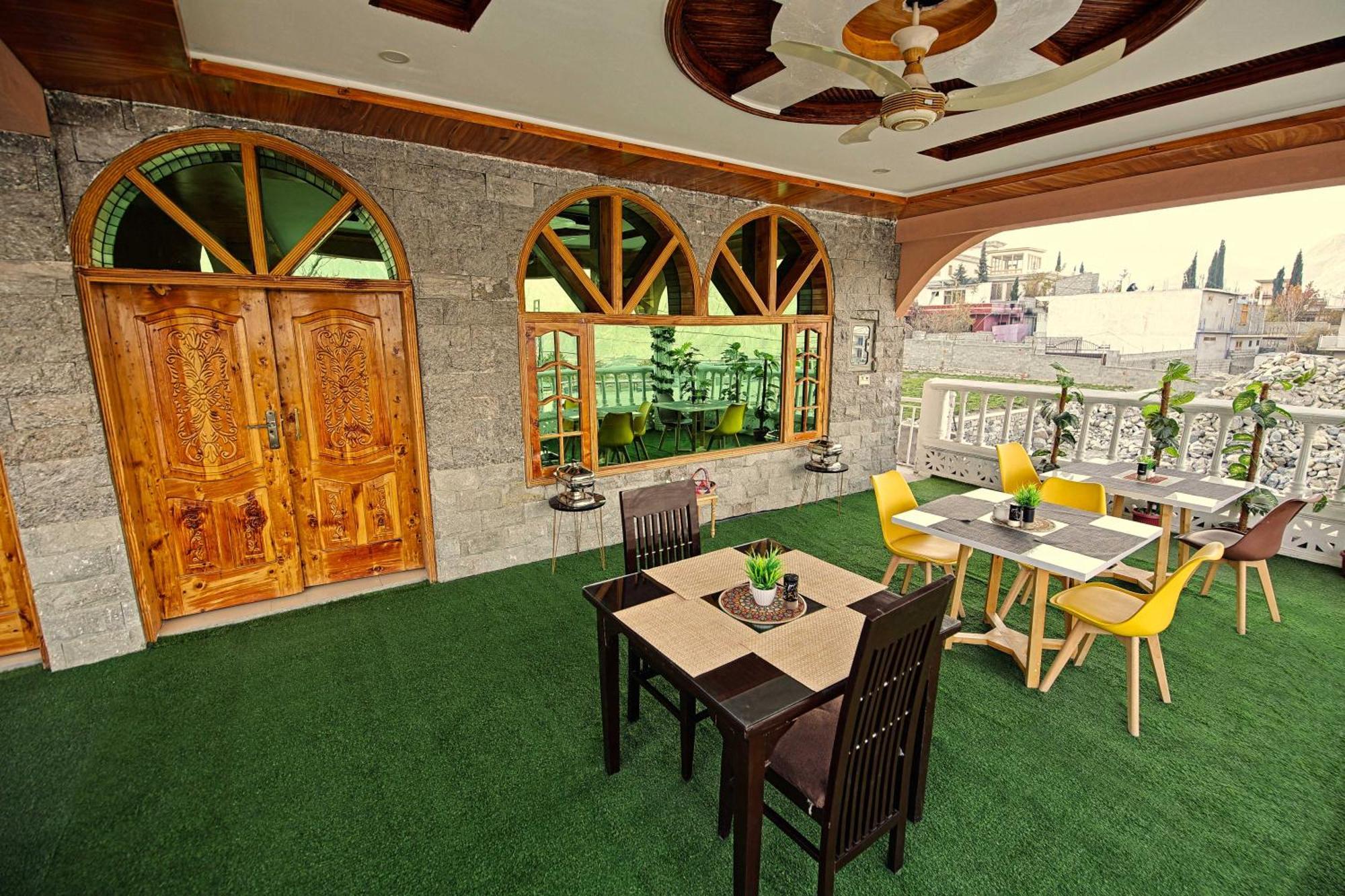 Hotel Oak Residency Gilgit Exterior foto