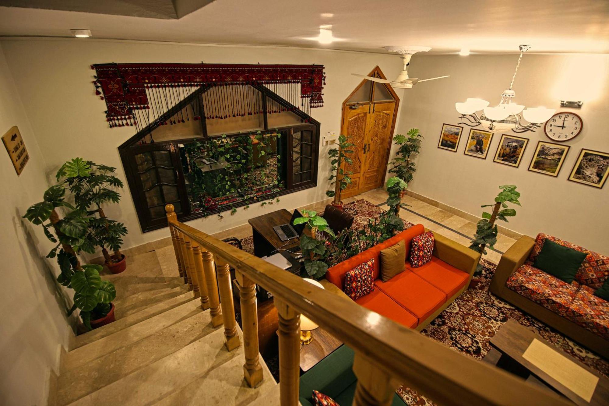 Hotel Oak Residency Gilgit Exterior foto