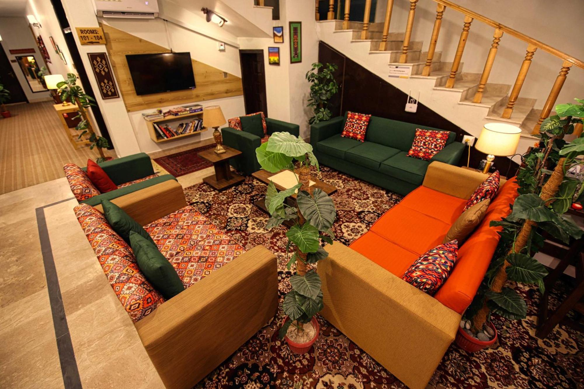 Hotel Oak Residency Gilgit Exterior foto