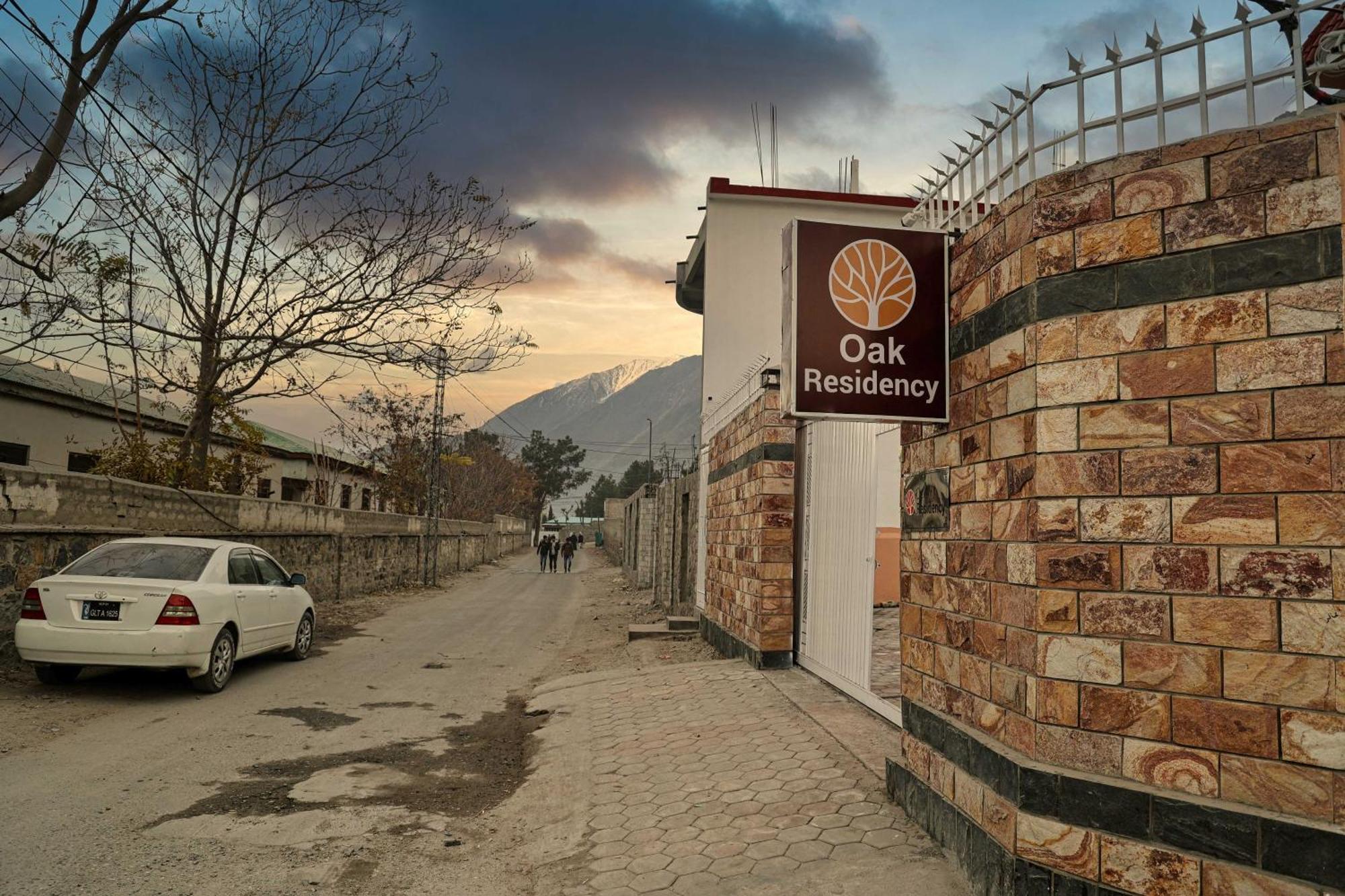 Hotel Oak Residency Gilgit Exterior foto