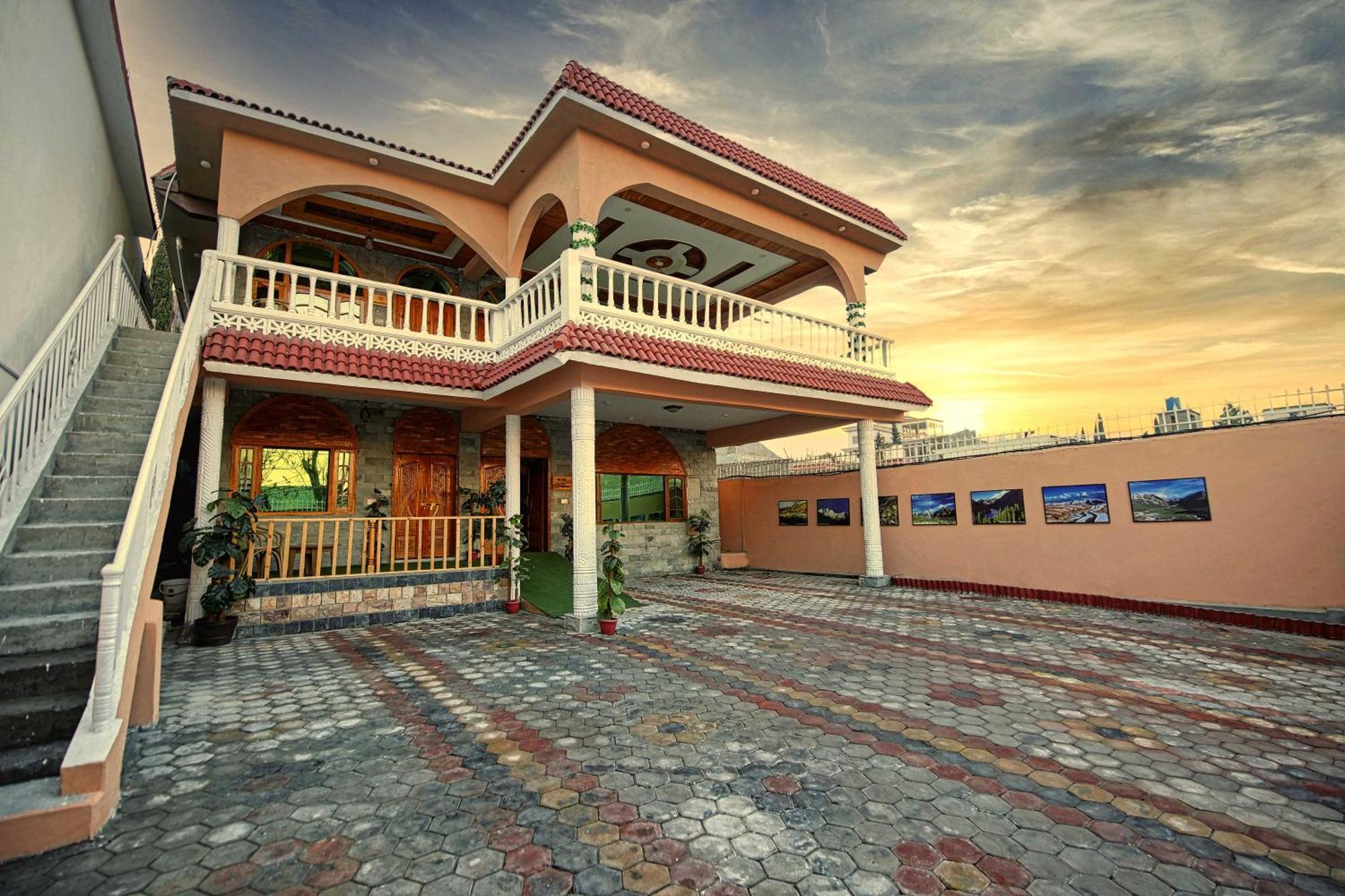 Hotel Oak Residency Gilgit Exterior foto