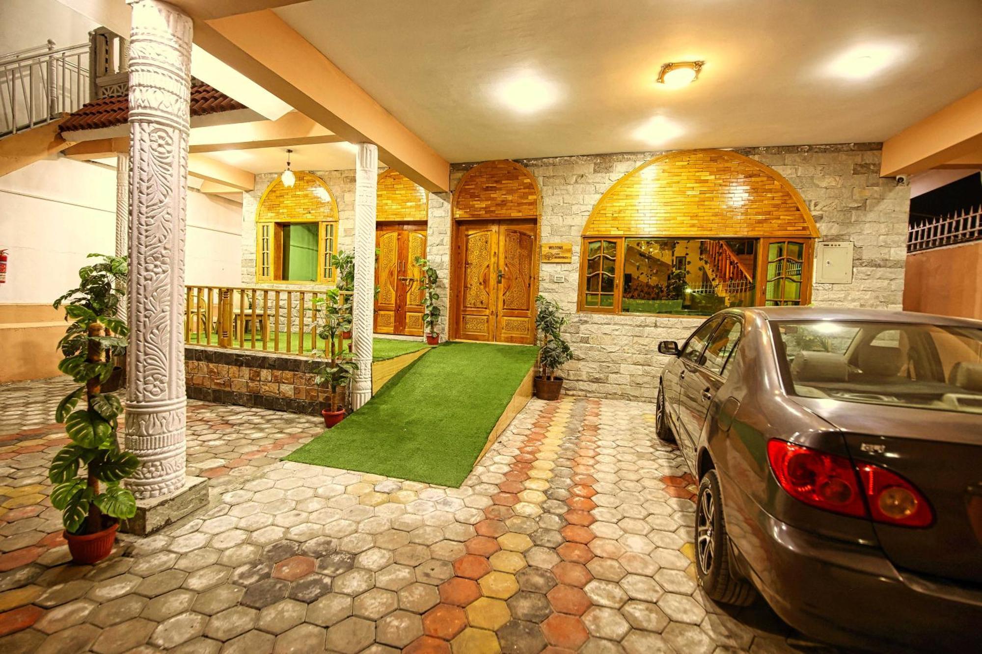 Hotel Oak Residency Gilgit Exterior foto