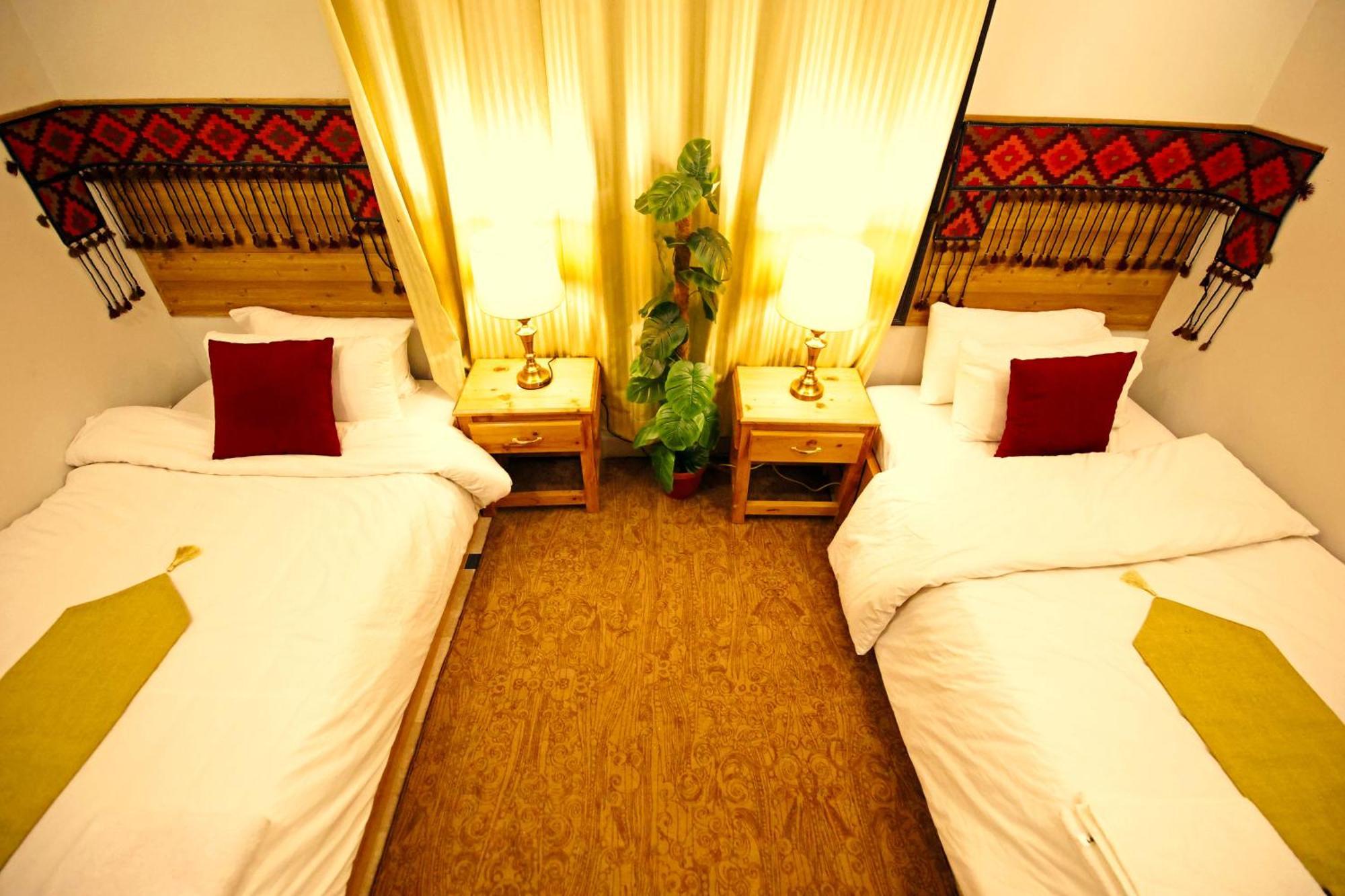 Hotel Oak Residency Gilgit Exterior foto